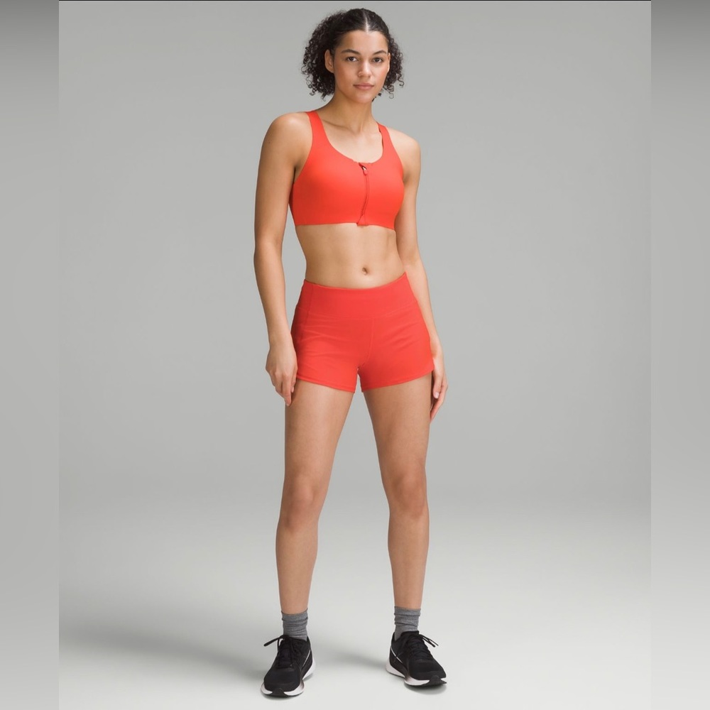 Lululemon SPEED UP MID-RISE SHORT 4"
Carnation Red
Size: 8